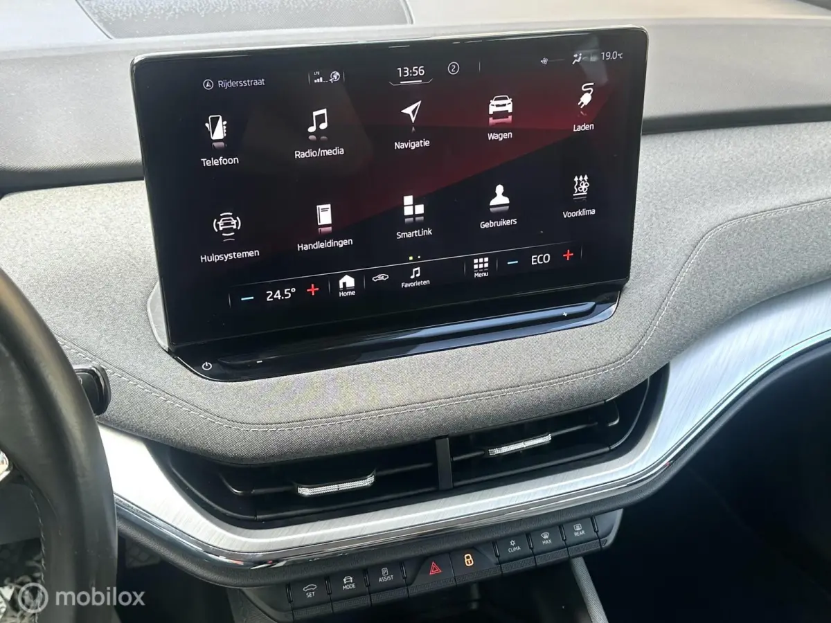 80 SOH 92% CARPLAY WEGKLAPBARE TREKHAAK STUURVERWARMING SFEERVERLICHTING ACHTERUITRIJ CAMERA GROTE ACCU!!