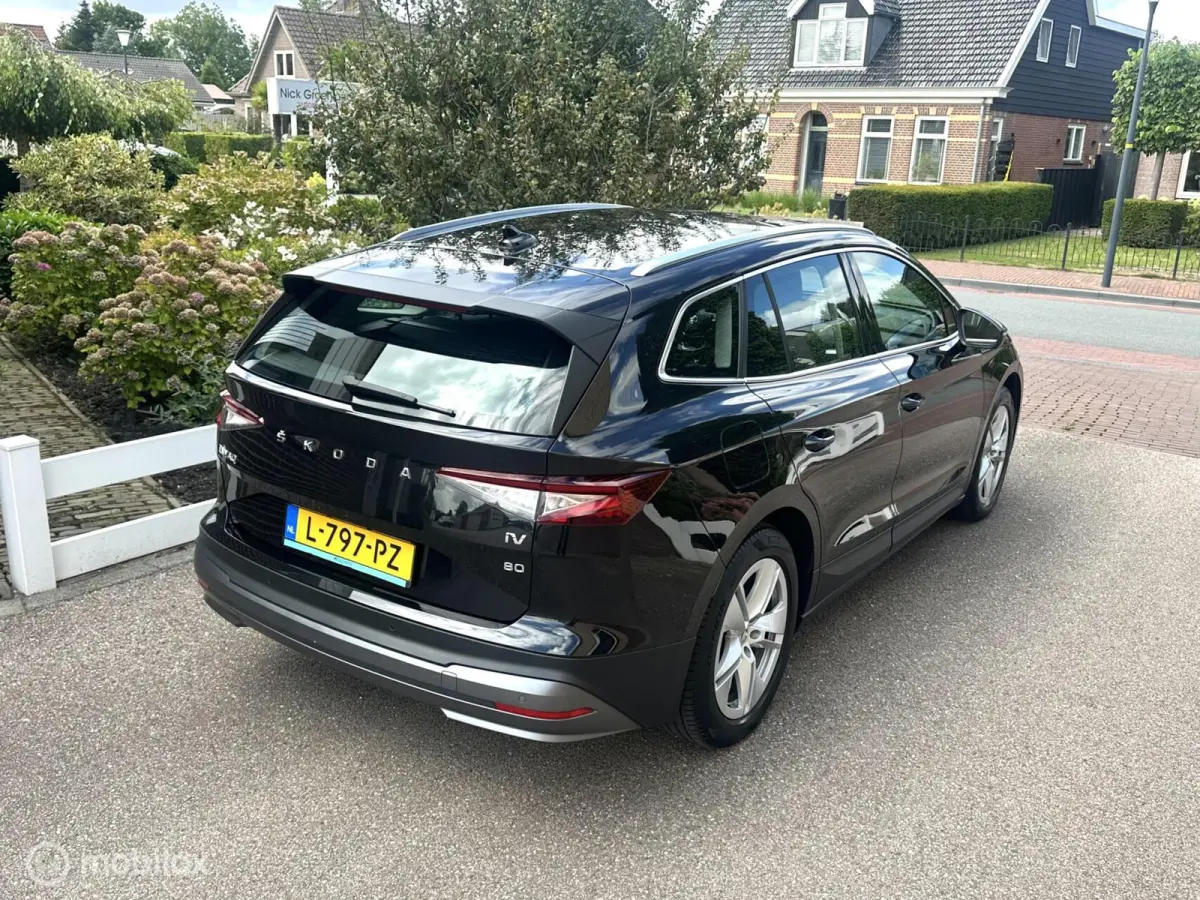 80 SOH 92% CARPLAY WEGKLAPBARE TREKHAAK STUURVERWARMING SFEERVERLICHTING ACHTERUITRIJ CAMERA GROTE ACCU!!