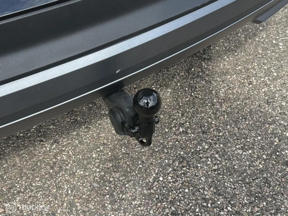 80 SOH 92% CARPLAY WEGKLAPBARE TREKHAAK STUURVERWARMING SFEERVERLICHTING ACHTERUITRIJ CAMERA GROTE ACCU!!