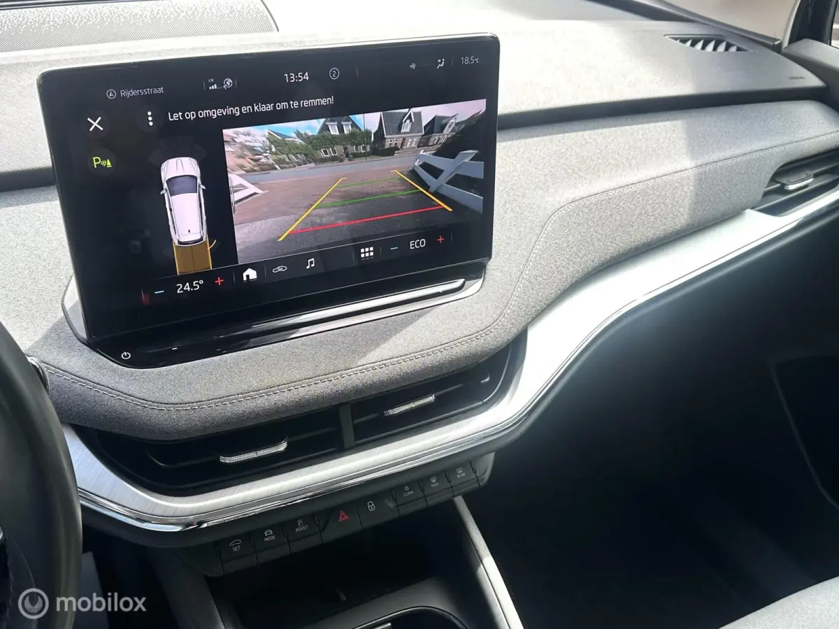 80 SOH 92% CARPLAY WEGKLAPBARE TREKHAAK STUURVERWARMING SFEERVERLICHTING ACHTERUITRIJ CAMERA GROTE ACCU!!