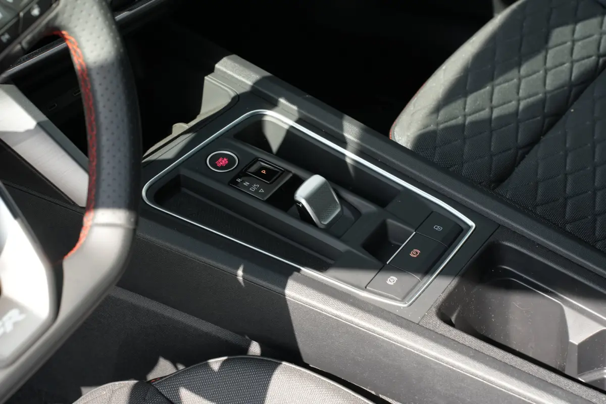FR Business - eHybrid | Achteruitrijcamera | Automatisch dimmende binnenspiegel | Dakhemel uitgevoerd in zwart