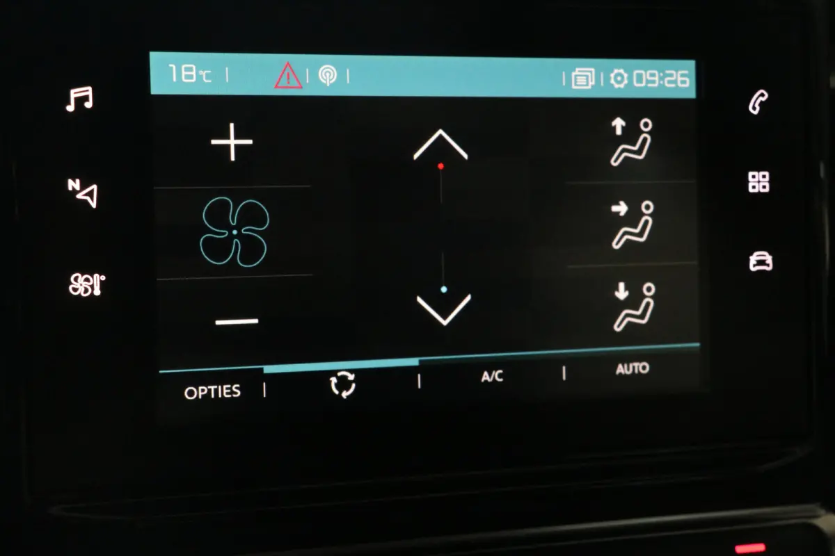 1.2 PureTech S&S Feel Automaat | carplay | airco | navi |
