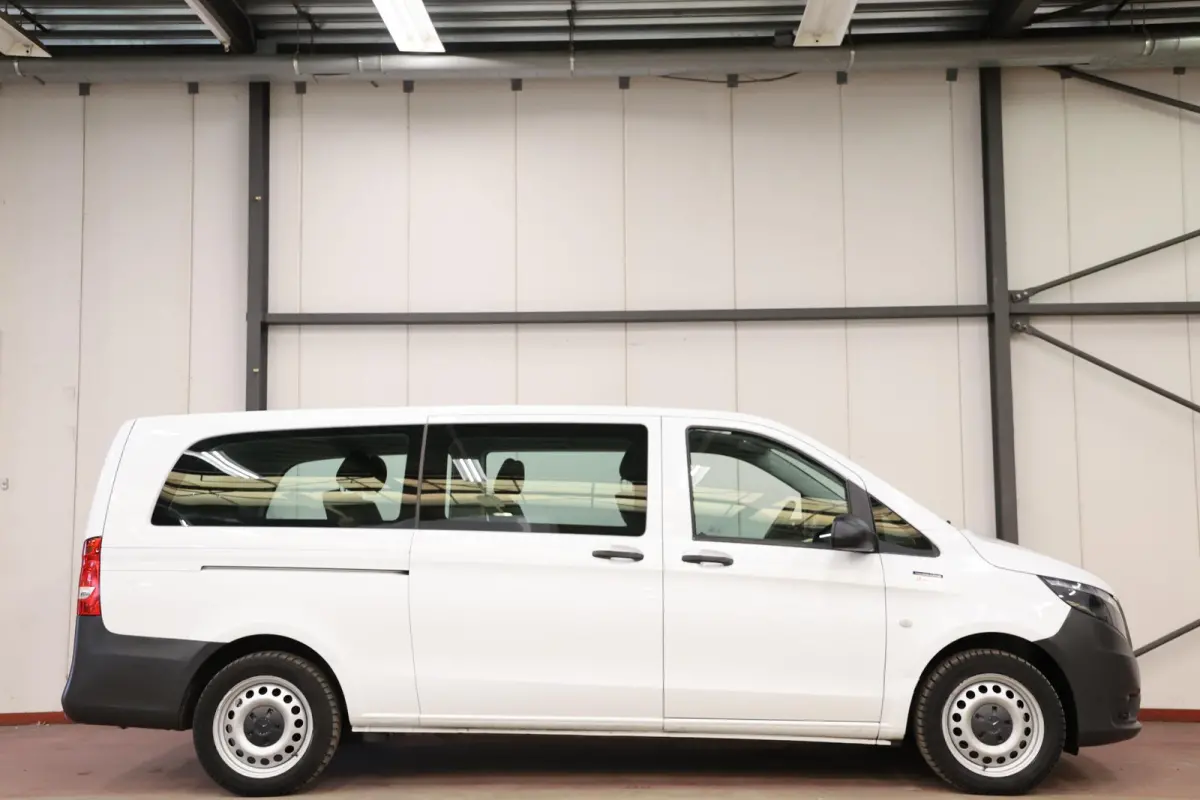 PRO L3 9 PERSOONS PERSONENBUS