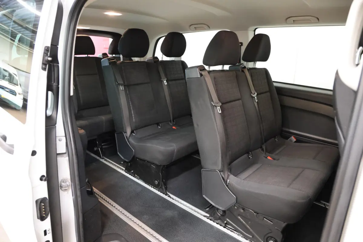 PRO L3 9 PERSOONS PERSONENBUS