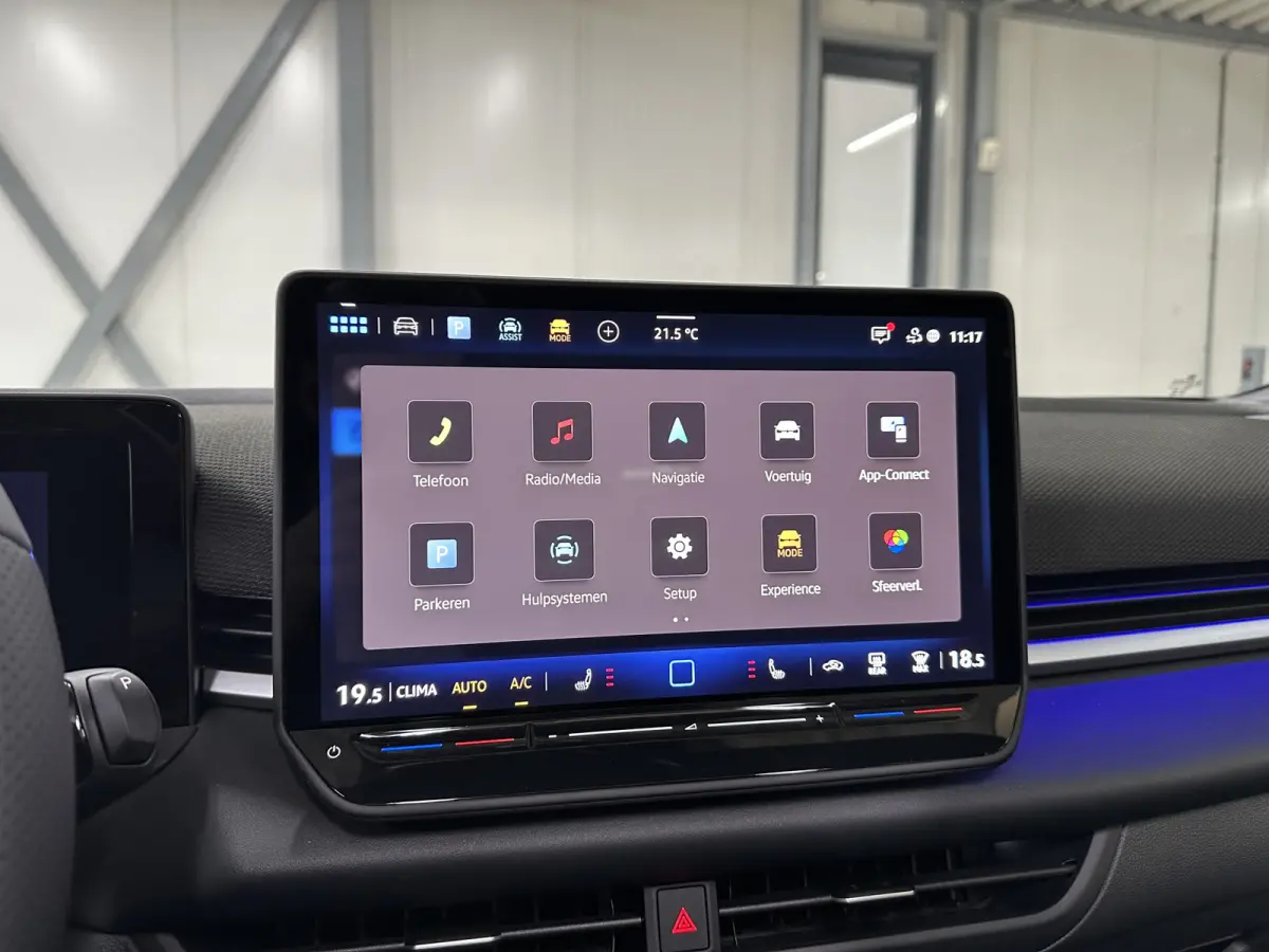 1.5 eTsi R-Line First Edition | Trekhaak | Pano | Black-style | Licht-pakket (IQ.Light)