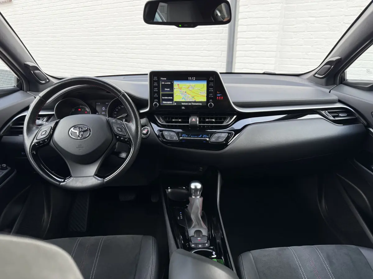 2.0 Hybrid GR-Sport | JBL | ACC | Elek. Stoel | Camera | Keyless | 19 inch
