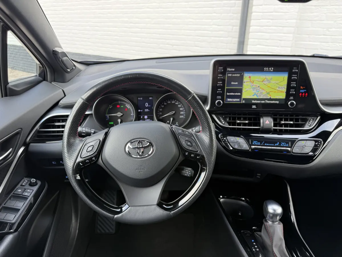 2.0 Hybrid GR-Sport | JBL | ACC | Elek. Stoel | Camera | Keyless | 19 inch
