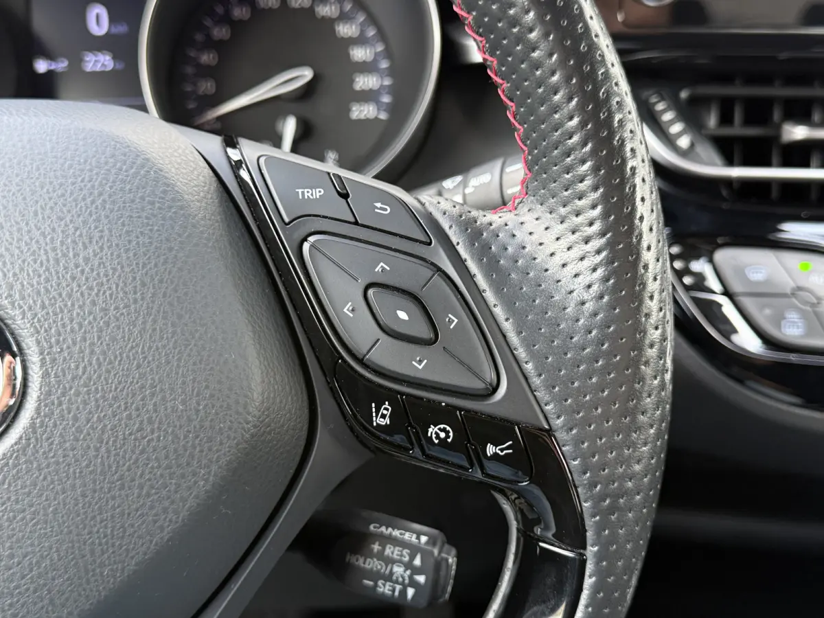 2.0 Hybrid GR-Sport | JBL | ACC | Elek. Stoel | Camera | Keyless | 19 inch