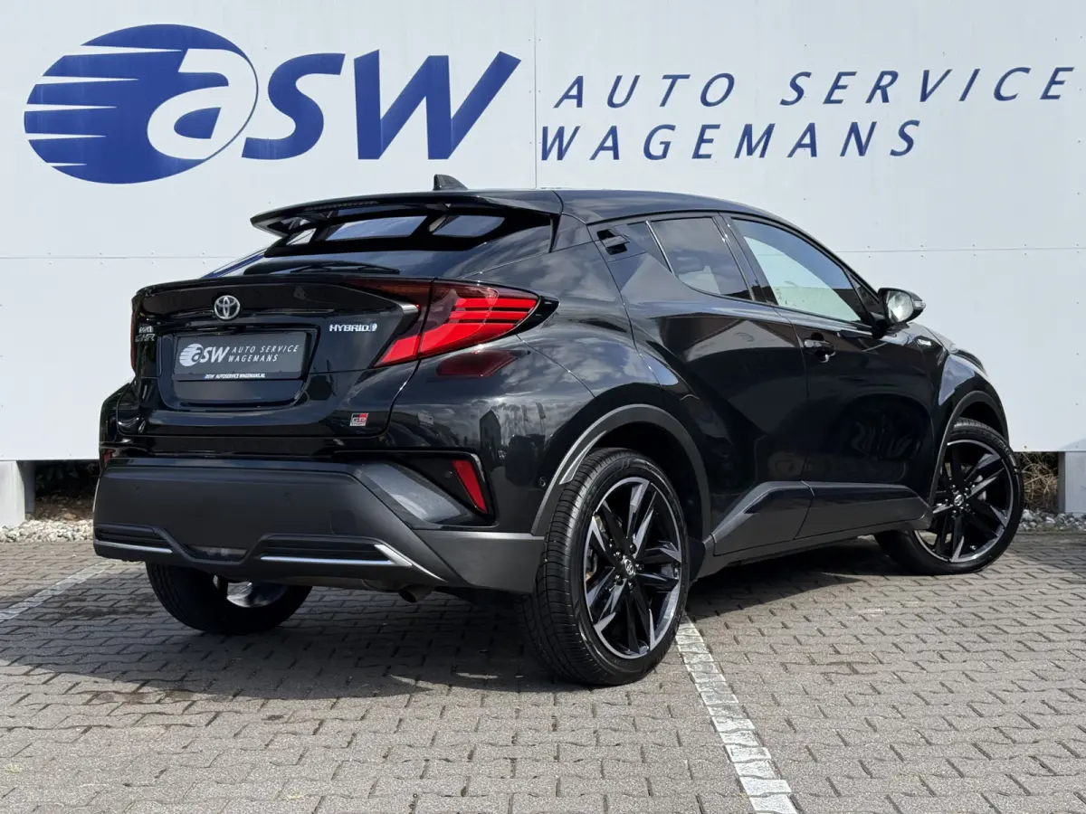 2.0 Hybrid GR-Sport | JBL | ACC | Elek. Stoel | Camera | Keyless | 19 inch