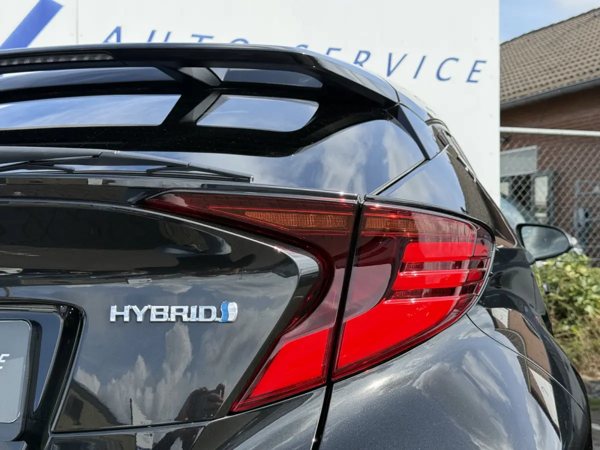 2.0 Hybrid GR-Sport | JBL | ACC | Elek. Stoel | Camera | Keyless | 19 inch