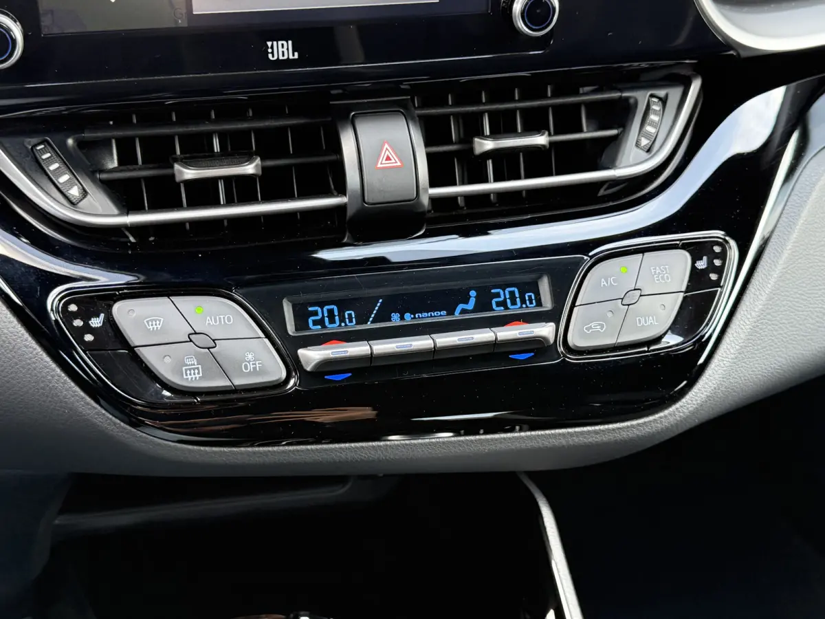 2.0 Hybrid GR-Sport | JBL | ACC | Elek. Stoel | Camera | Keyless | 19 inch