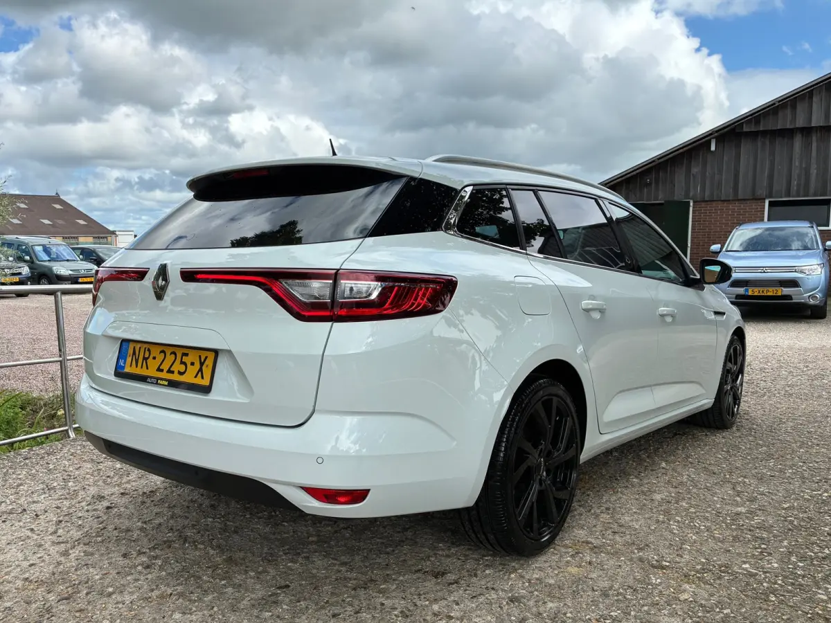 1.5 dCi Eco2 Zen | Navi + Clima + Cruise nu €6.975,-!!