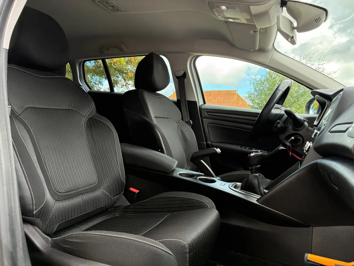 1.5 dCi Eco2 Zen | Navi + Clima + Cruise nu €6.975,-!!