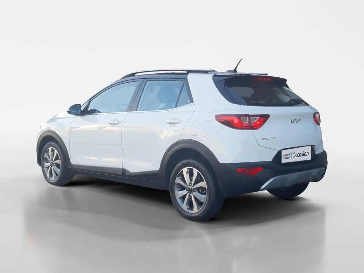 1.0i Turbo DynamicLine Automaat |  Two-tone lak | Apple Carplay / Android Auto | Airco |  Elektrische ramen | Camera | Parkeersensoren | Lichtmetalen velgen |