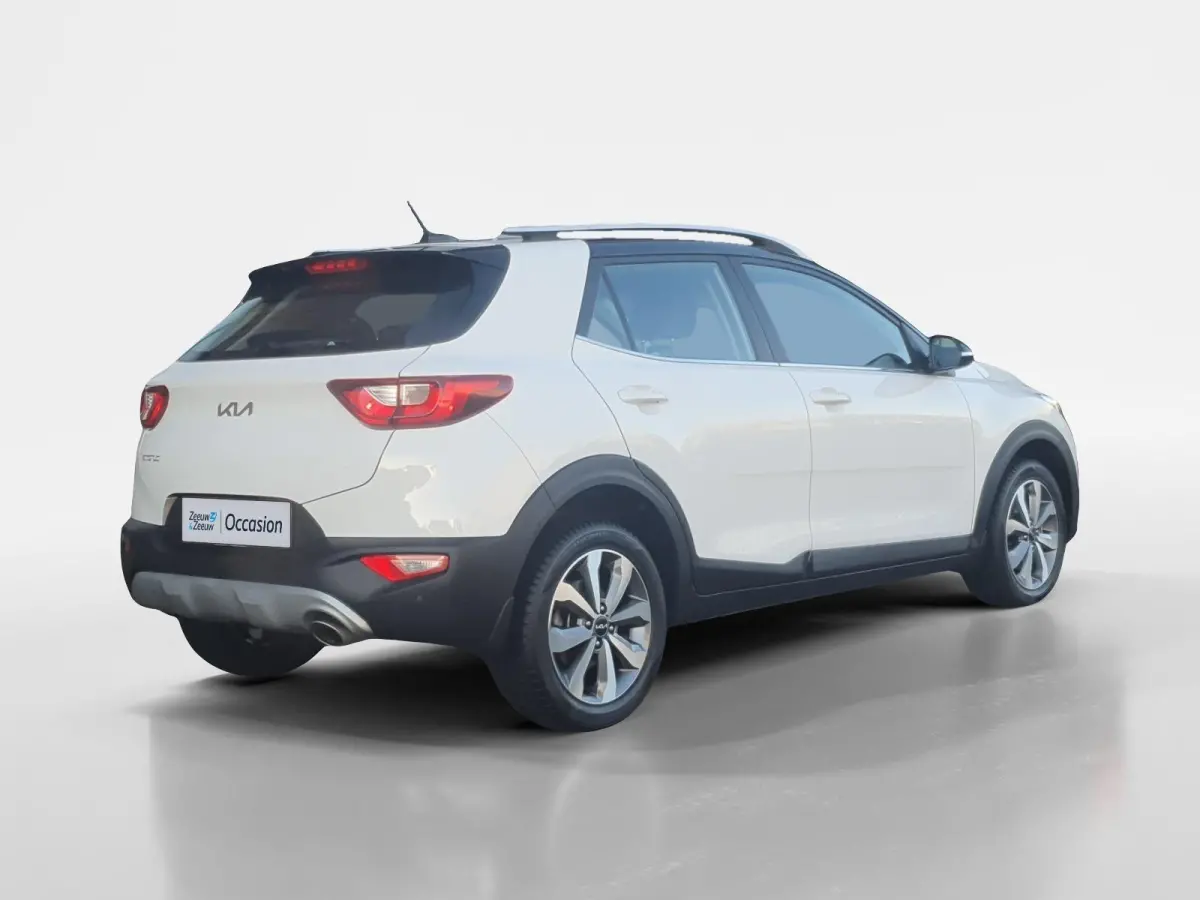 1.0i Turbo DynamicLine Automaat |  Two-tone lak | Apple Carplay / Android Auto | Airco |  Elektrische ramen | Camera | Parkeersensoren | Lichtmetalen velgen |