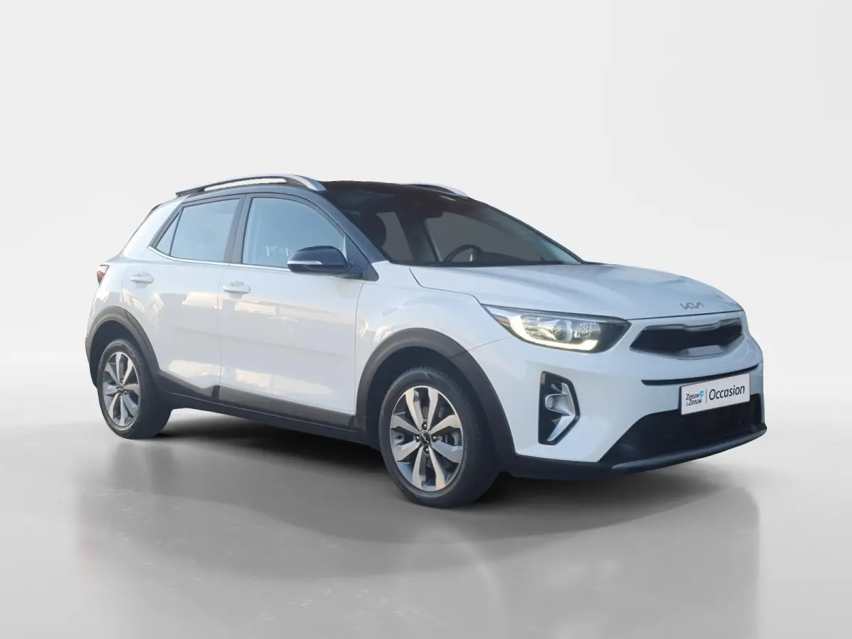 1.0i Turbo DynamicLine Automaat |  Two-tone lak | Apple Carplay / Android Auto | Airco |  Elektrische ramen | Camera | Parkeersensoren | Lichtmetalen velgen |