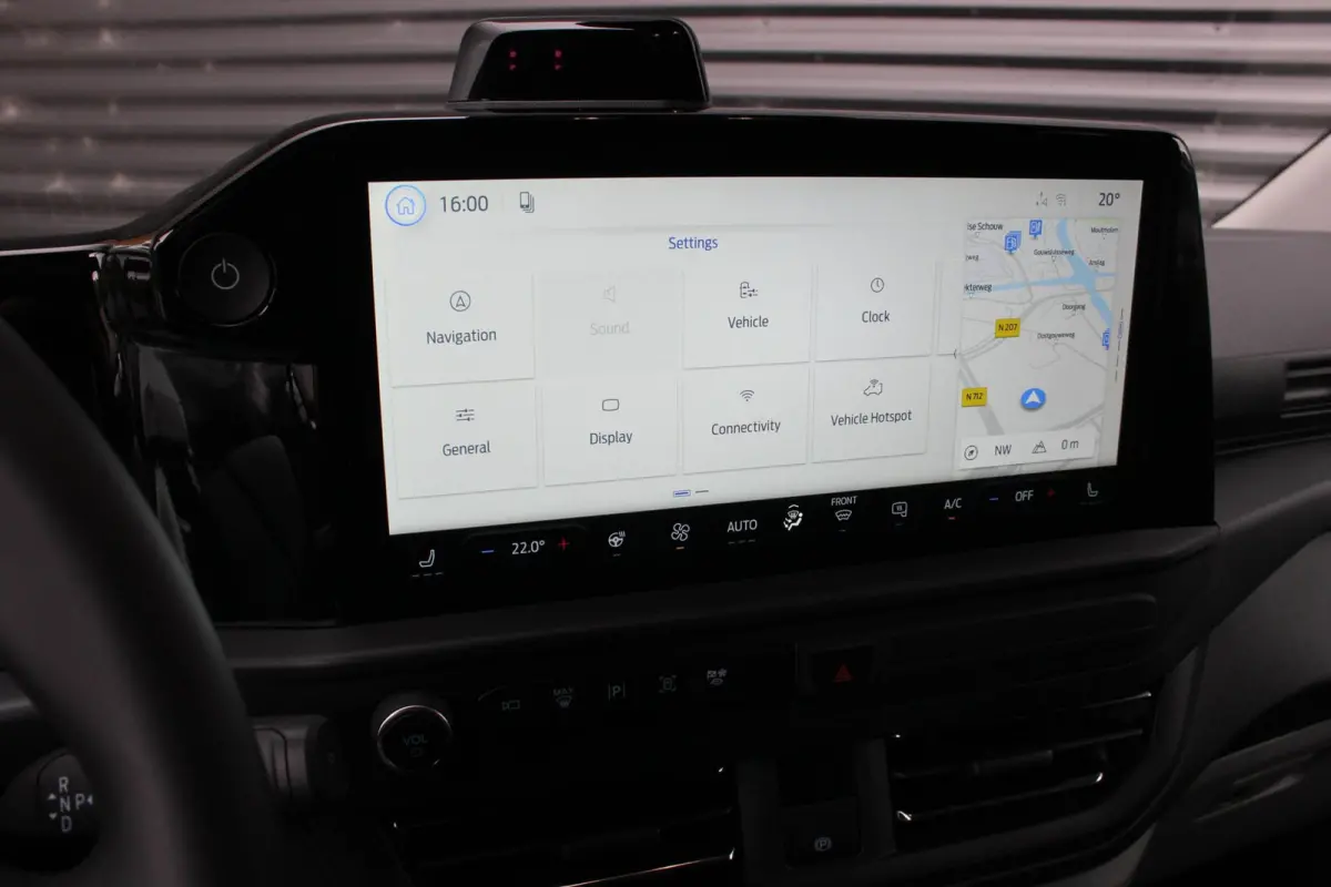 320 L2H1 Limited 71 kWh DC DUBBEL CABINE / JB- EDITION / CAMERA / 370KM RANGE / APPLE CARPLAY DRIVERS- PACK