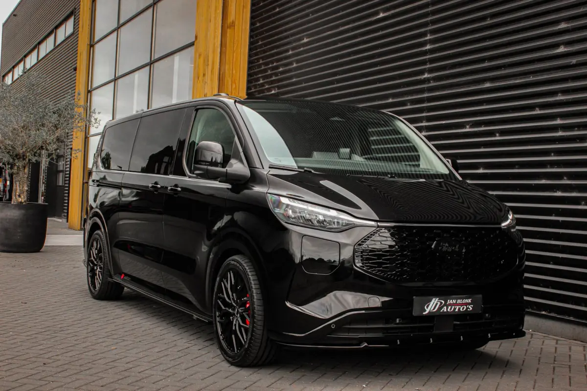 320 L2H1 Limited 71 kWh DC DUBBEL CABINE / JB- EDITION / CAMERA / 370KM RANGE / APPLE CARPLAY DRIVERS- PACK
