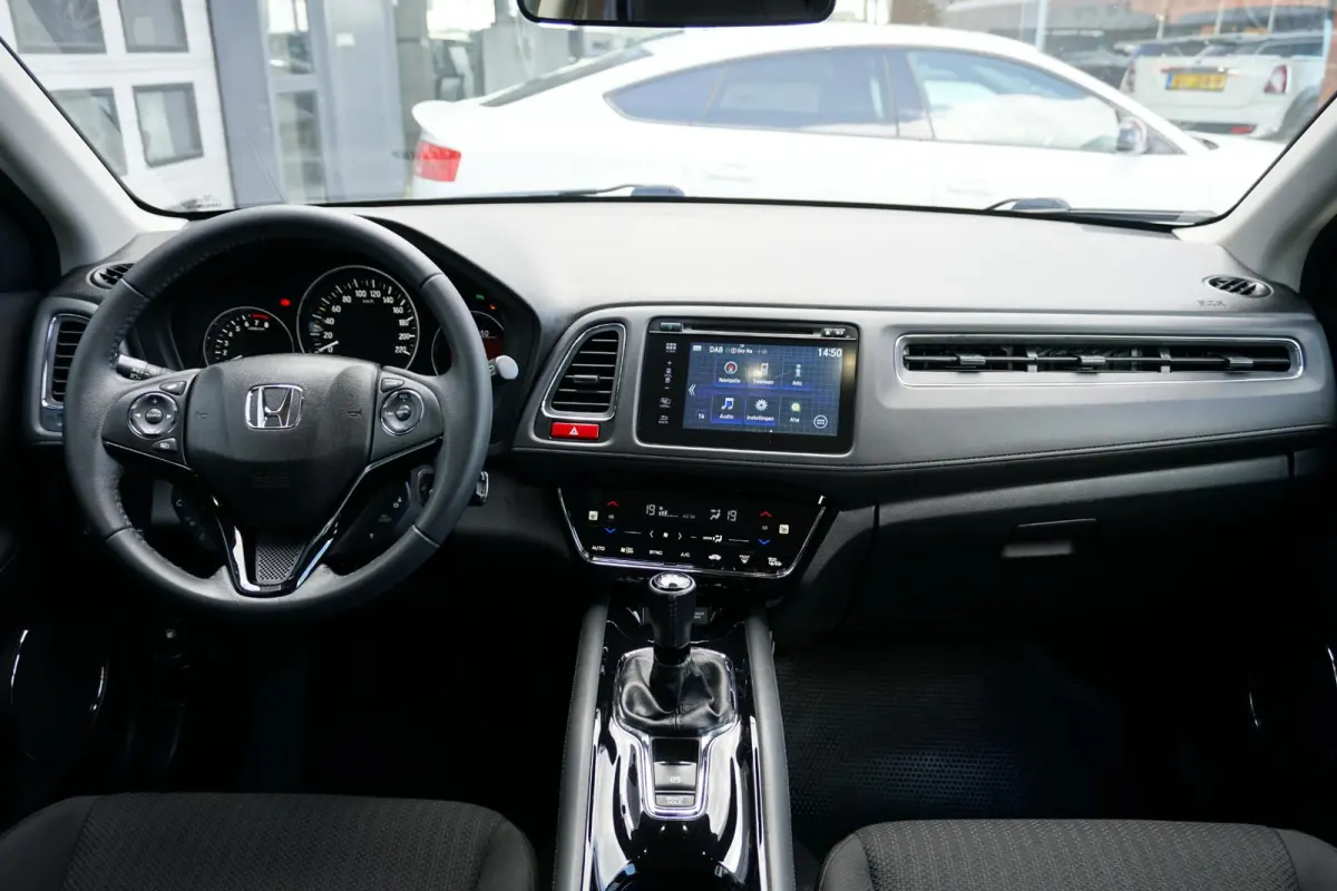 1.5 i-VTEC Executive + NAVI / DAB / SENSOREN / STOELVERWARMING