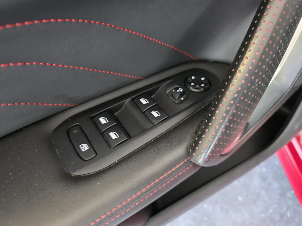 1.6 e-THP GTi 270 | NL-Auto | 100% onderhouden | Denon