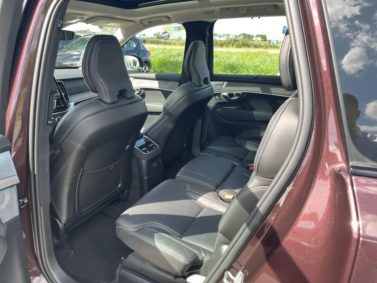 T8 Ultra Dark | Trekhaak | Luchtvering | Massage Stoelen | Bowers & Wilkins | Panoramadak |