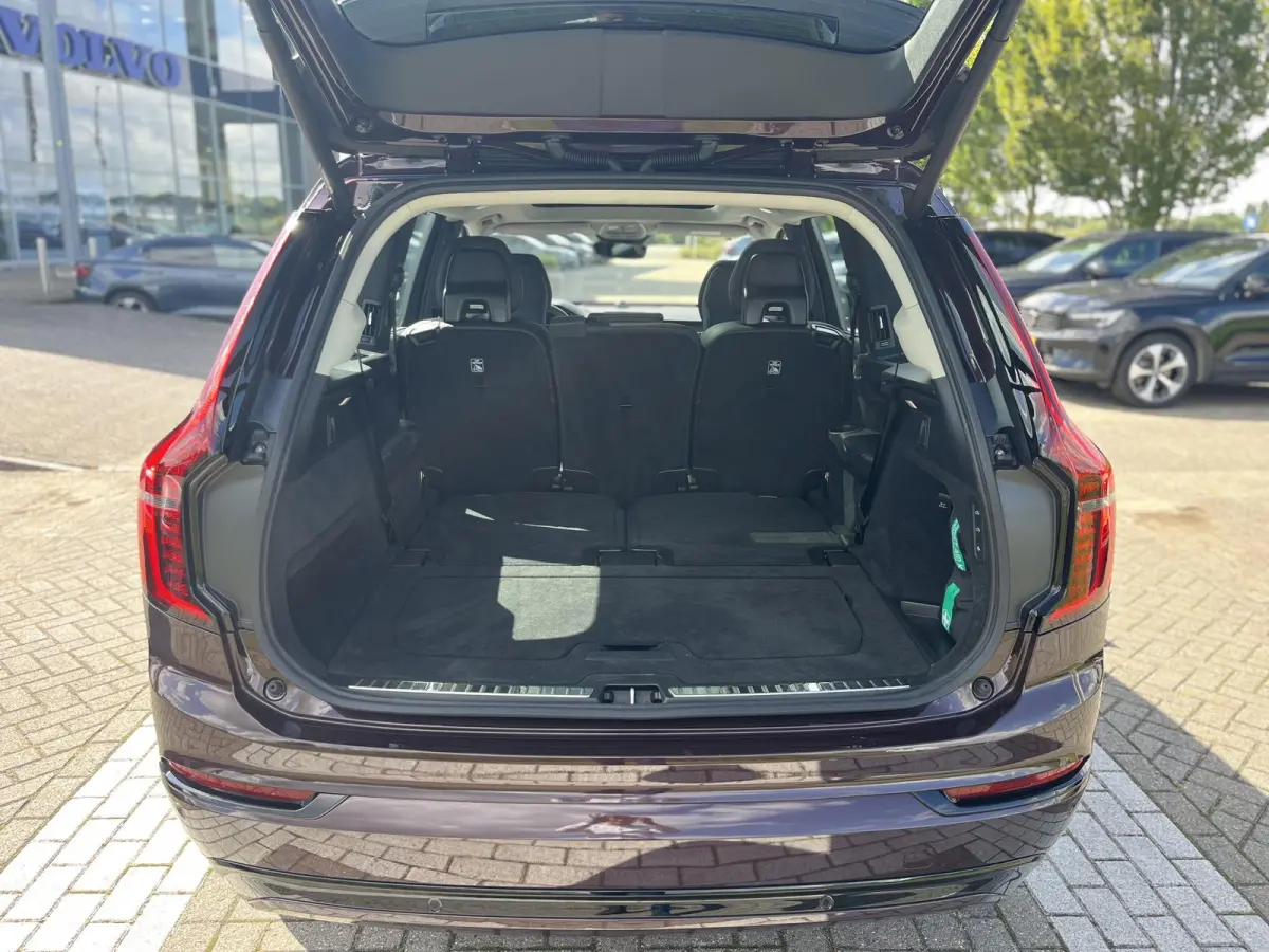 T8 Ultra Dark | Trekhaak | Luchtvering | Massage Stoelen | Bowers & Wilkins | Panoramadak |