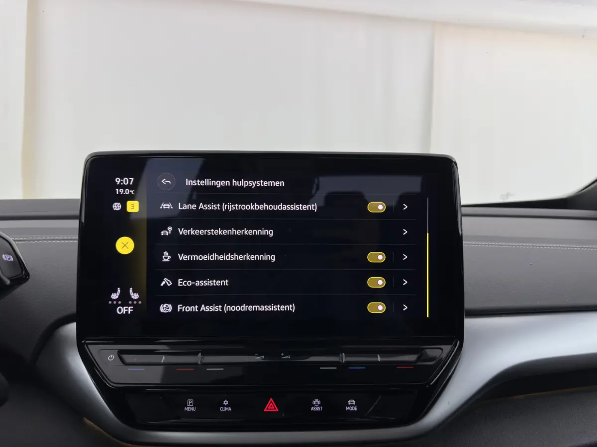ID.5 Pro Business 77 kWh [3-Fase-11kW] {SoH-93%} (INCL-BTW) *HEATPUMP | LEATHER-ALCANTARA | FULL-LED | ADAPTIVE-CRUISE |  DIGI-COCKPIT | HEATED-COMFORTSEATS | KEYLESS | DAB+ | AMBIENTLIGHT |