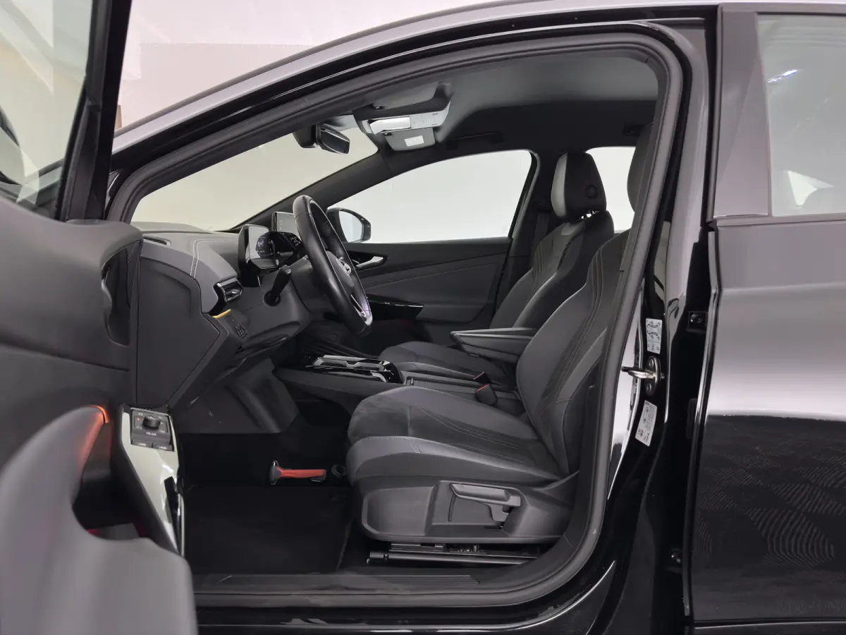 ID.5 Pro Business 77 kWh [3-Fase-11kW] {SoH-93%} (INCL-BTW) *HEATPUMP | LEATHER-ALCANTARA | FULL-LED | ADAPTIVE-CRUISE |  DIGI-COCKPIT | HEATED-COMFORTSEATS | KEYLESS | DAB+ | AMBIENTLIGHT |