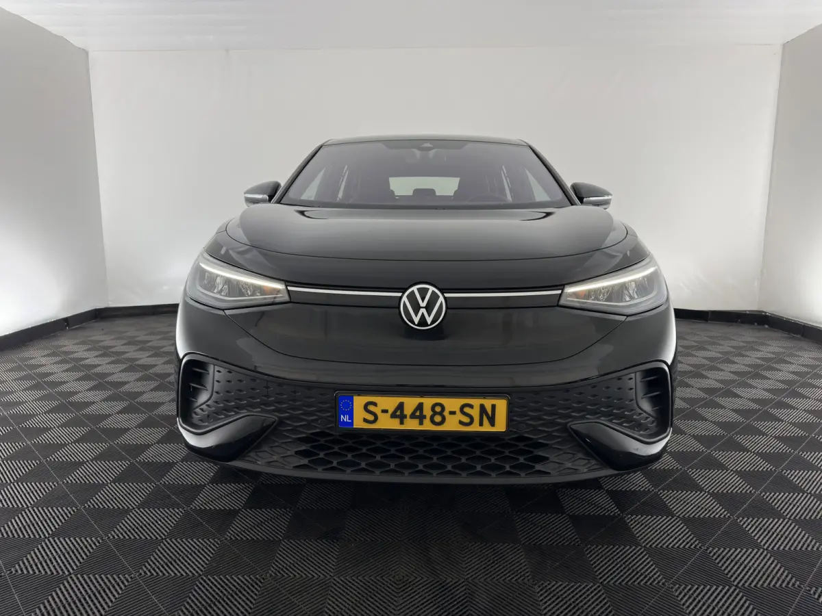 ID.5 Pro Business 77 kWh [3-Fase-11kW] {SoH-93%} (INCL-BTW) *HEATPUMP | LEATHER-ALCANTARA | FULL-LED | ADAPTIVE-CRUISE |  DIGI-COCKPIT | HEATED-COMFORTSEATS | KEYLESS | DAB+ | AMBIENTLIGHT |