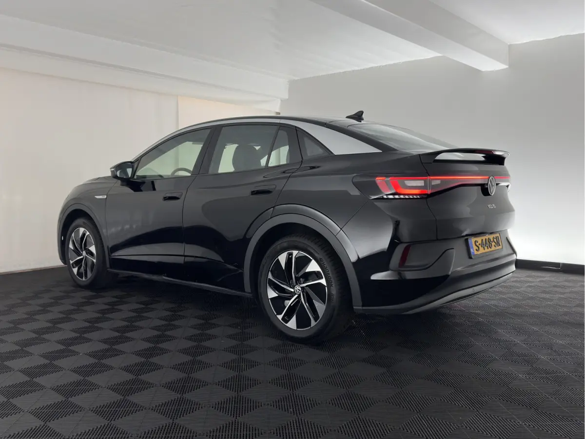 ID.5 Pro Business 77 kWh [3-Fase-11kW] {SoH-93%} (INCL-BTW) *HEATPUMP | LEATHER-ALCANTARA | FULL-LED | ADAPTIVE-CRUISE |  DIGI-COCKPIT | HEATED-COMFORTSEATS | KEYLESS | DAB+ | AMBIENTLIGHT |