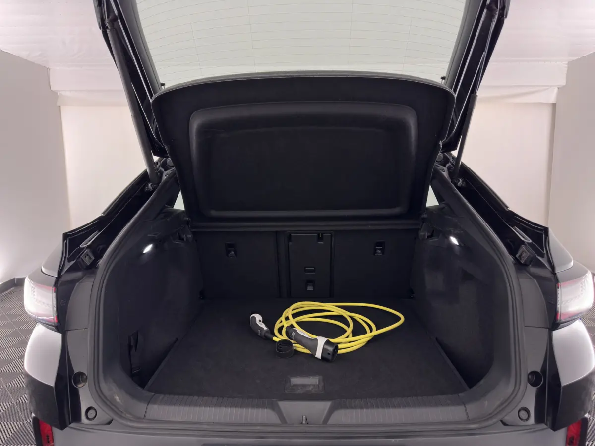 ID.5 Pro Business 77 kWh [3-Fase-11kW] {SoH-93%} (INCL-BTW) *HEATPUMP | LEATHER-ALCANTARA | FULL-LED | ADAPTIVE-CRUISE |  DIGI-COCKPIT | HEATED-COMFORTSEATS | KEYLESS | DAB+ | AMBIENTLIGHT |