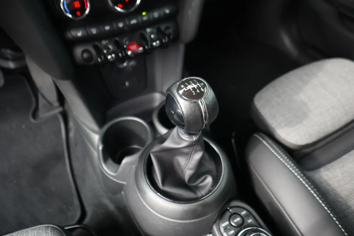 One | Park Distance Control (PDC), achter | Stoelverwarming | Navigatie