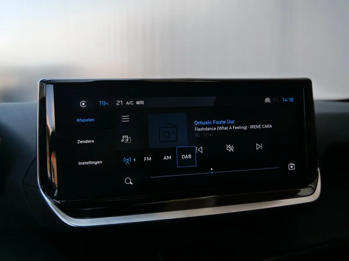 1.2 PureTech 130pk Allure Automaat Camera / Navigatie / Apple Carplay