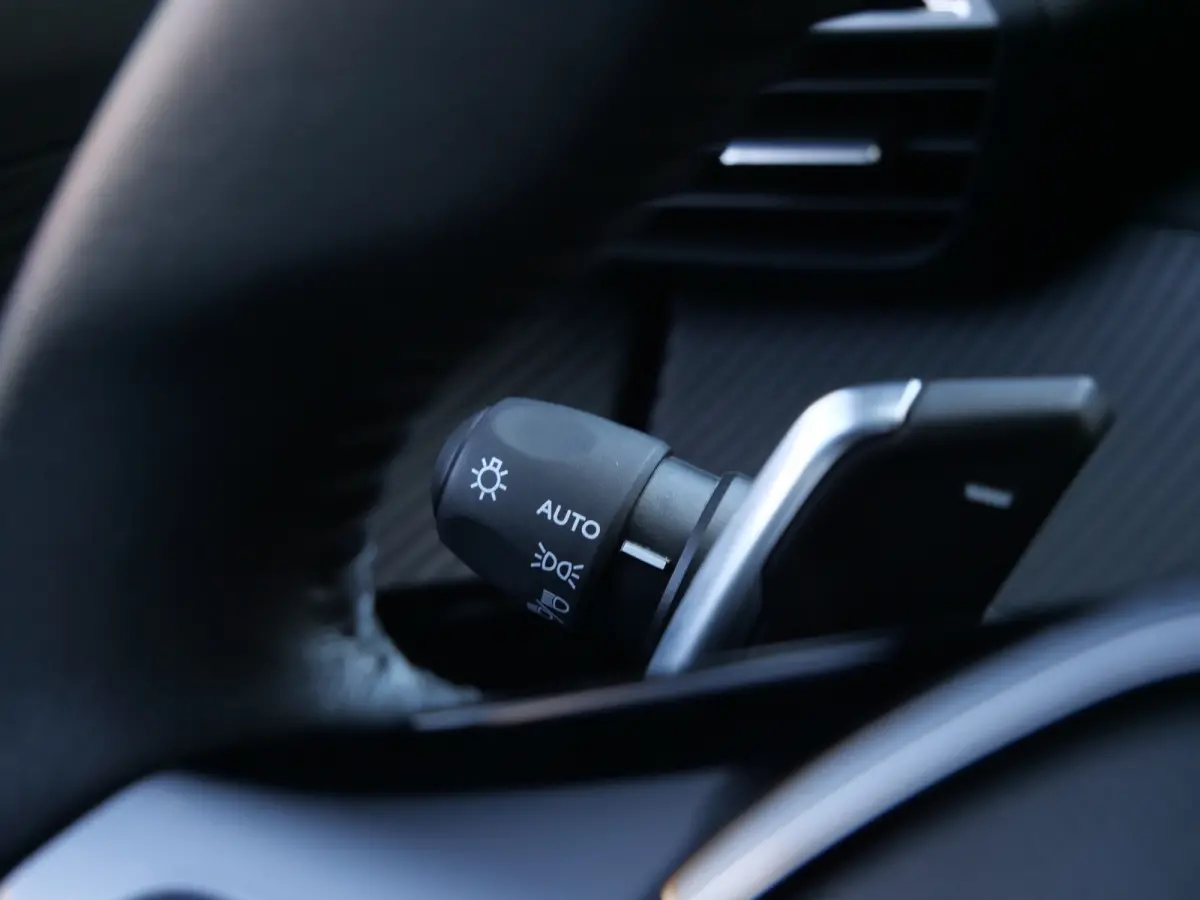 1.2 PureTech 130pk Allure Automaat Camera / Navigatie / Apple Carplay