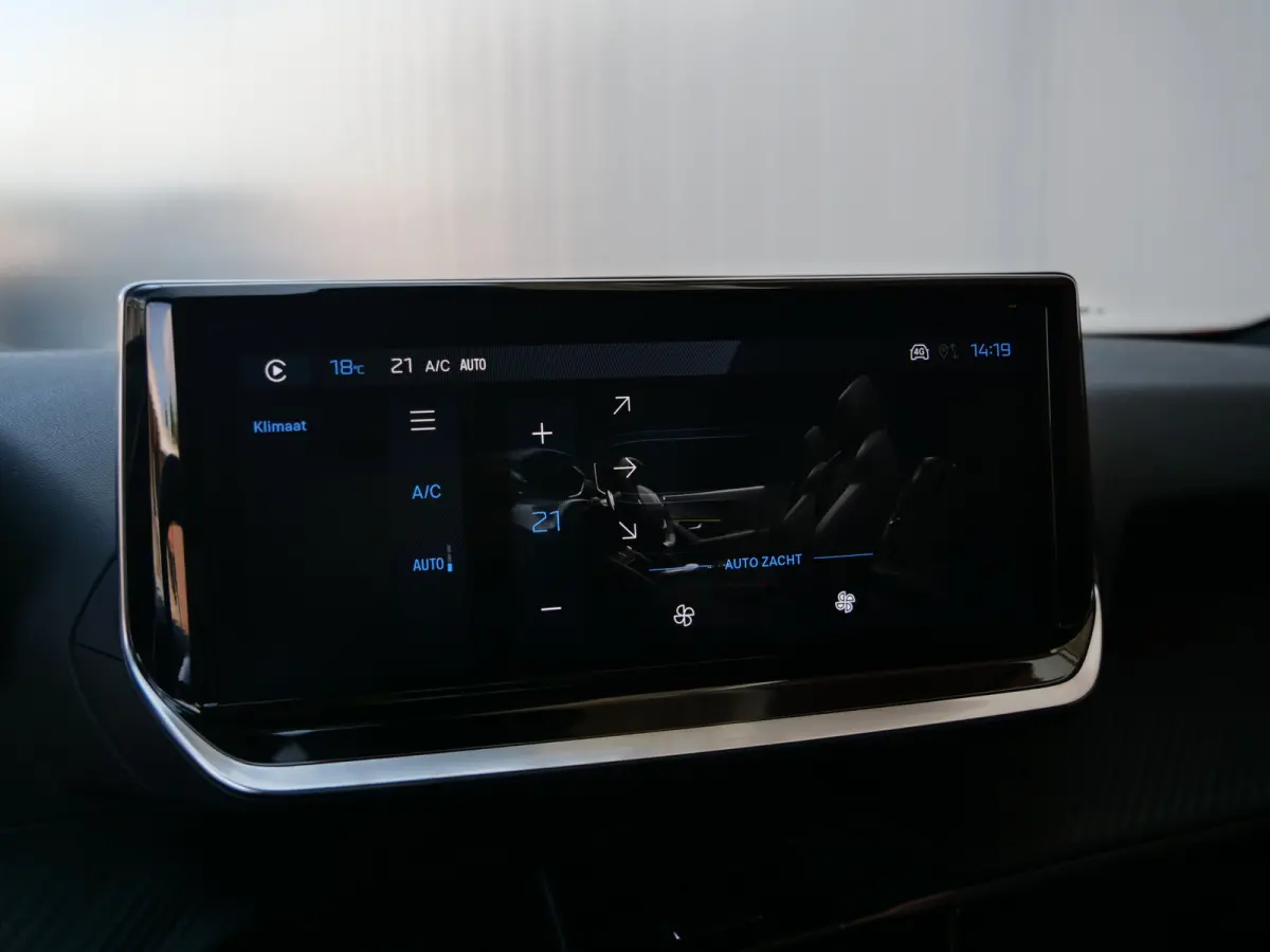 1.2 PureTech 130pk Allure Automaat Camera / Navigatie / Apple Carplay
