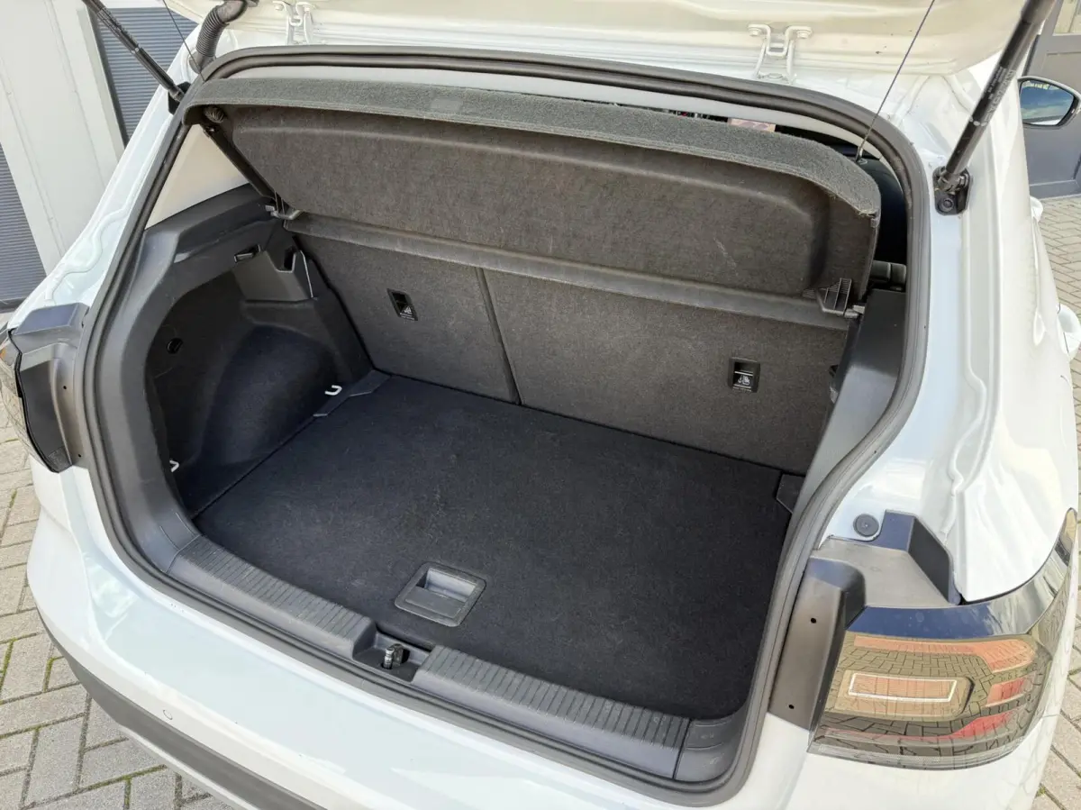 1.0 TSI Life | LED | CarPlay | Adaptive Cruise | Navigatie | Airco