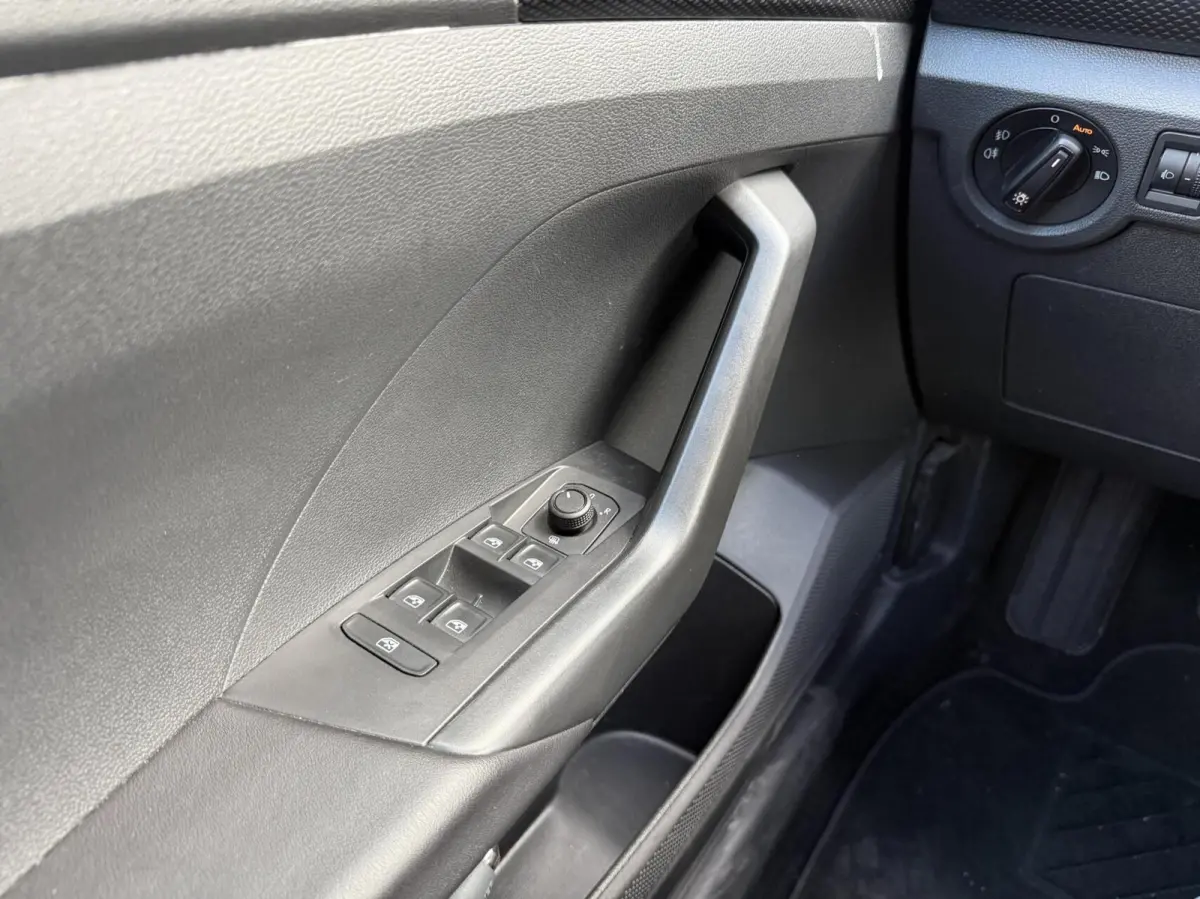1.0 TSI Life | LED | CarPlay | Adaptive Cruise | Navigatie | Airco