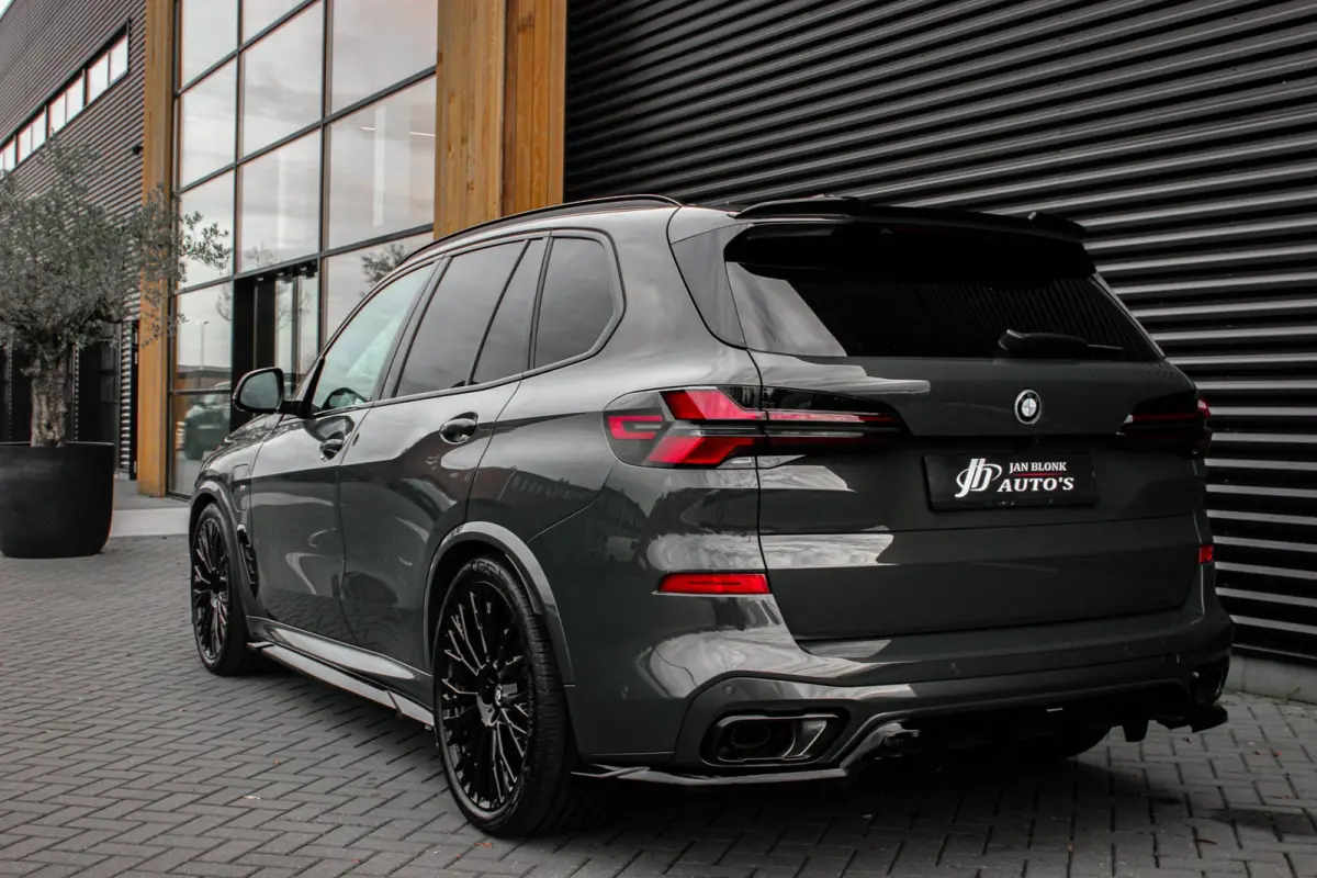 XDrive50e High Executive / HEAD-UP / PANO-DAK / 4-WHEEL STRURING / LUCHTVERING / DRIVING ASSISANT / SOFTCLOSE / M-SEATS