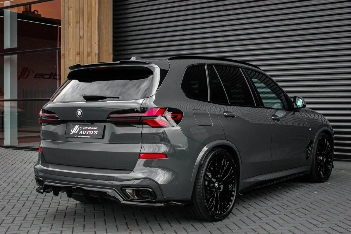 XDrive50e High Executive / HEAD-UP / PANO-DAK / 4-WHEEL STRURING / LUCHTVERING / DRIVING ASSISANT / SOFTCLOSE / M-SEATS