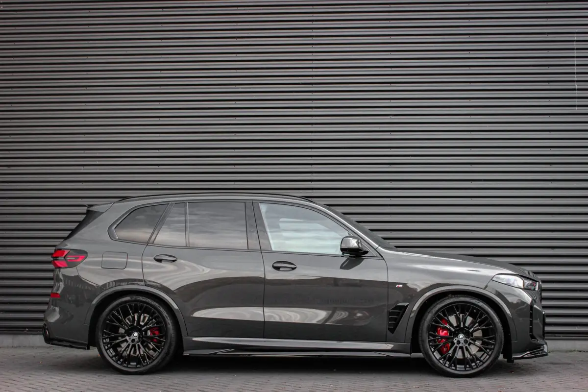 XDrive50e High Executive / HEAD-UP / PANO-DAK / 4-WHEEL STRURING / LUCHTVERING / DRIVING ASSISANT / SOFTCLOSE / M-SEATS