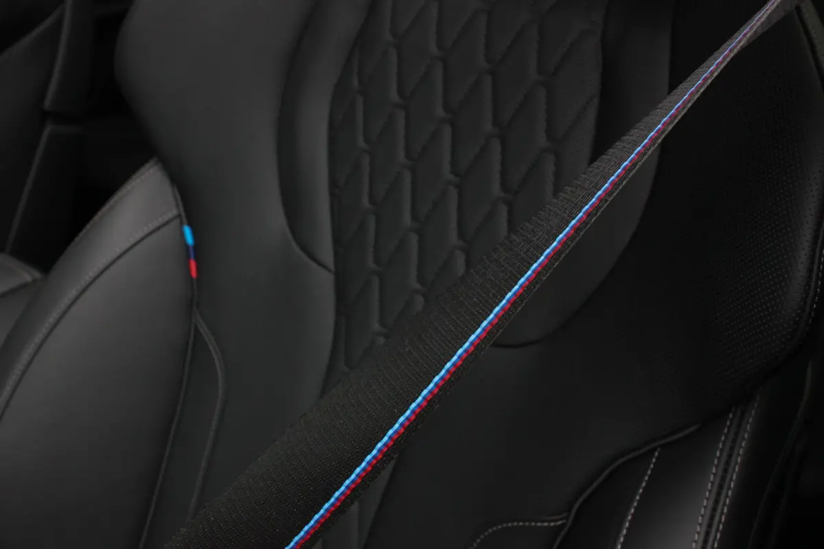XDrive50e High Executive / HEAD-UP / PANO-DAK / 4-WHEEL STRURING / LUCHTVERING / DRIVING ASSISANT / SOFTCLOSE / M-SEATS