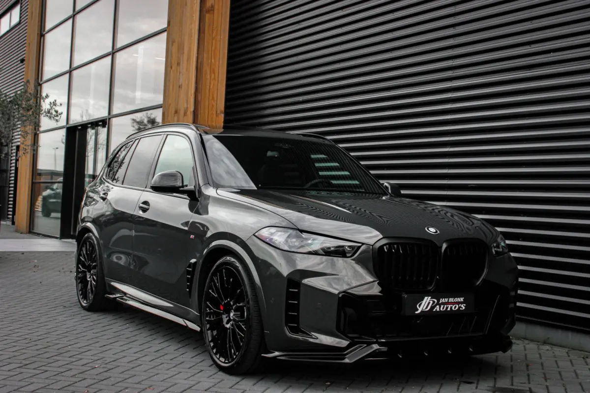 XDrive50e High Executive / HEAD-UP / PANO-DAK / 4-WHEEL STRURING / LUCHTVERING / DRIVING ASSISANT / SOFTCLOSE / M-SEATS
