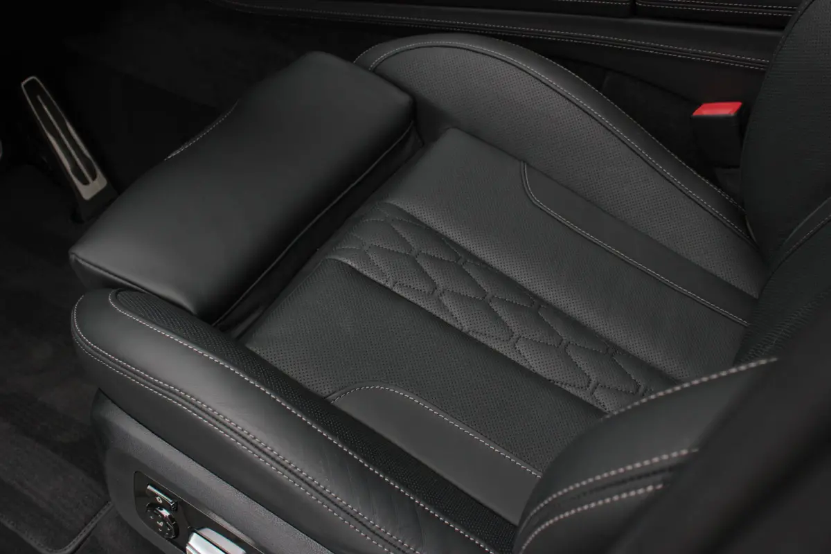 XDrive50e High Executive / HEAD-UP / PANO-DAK / 4-WHEEL STRURING / LUCHTVERING / DRIVING ASSISANT / SOFTCLOSE / M-SEATS
