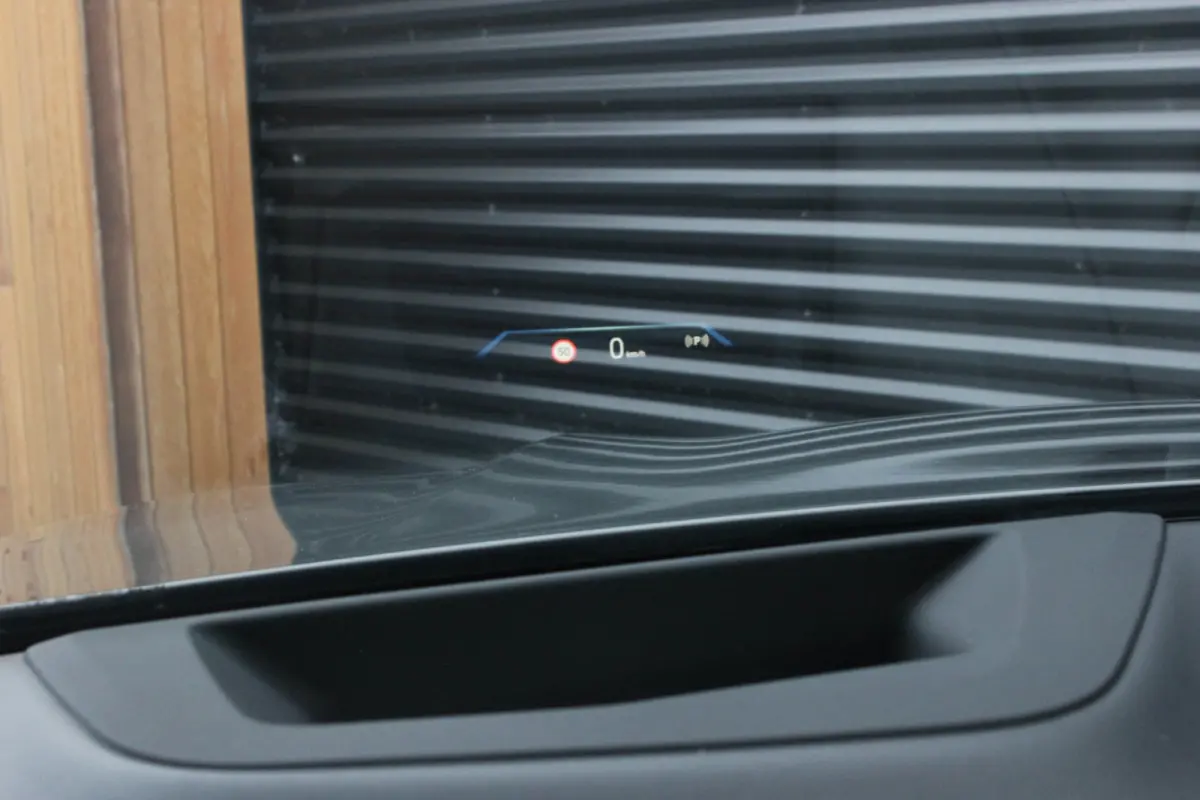 XDrive50e High Executive / HEAD-UP / PANO-DAK / 4-WHEEL STRURING / LUCHTVERING / DRIVING ASSISANT / SOFTCLOSE / M-SEATS