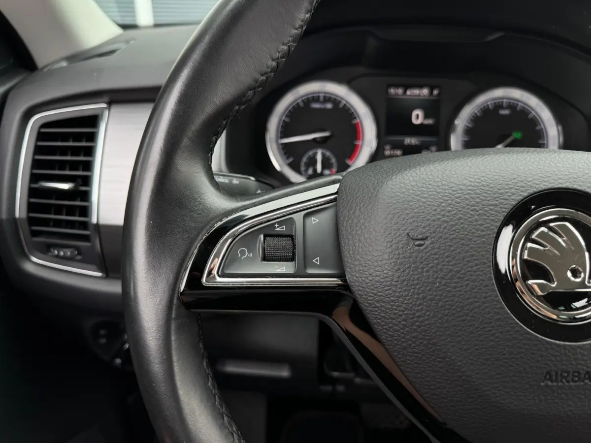1.5 TSI Sportline Business | LED | Camera | CarPlay | Climate | Cruise | Navigatie | Stoelverwarming