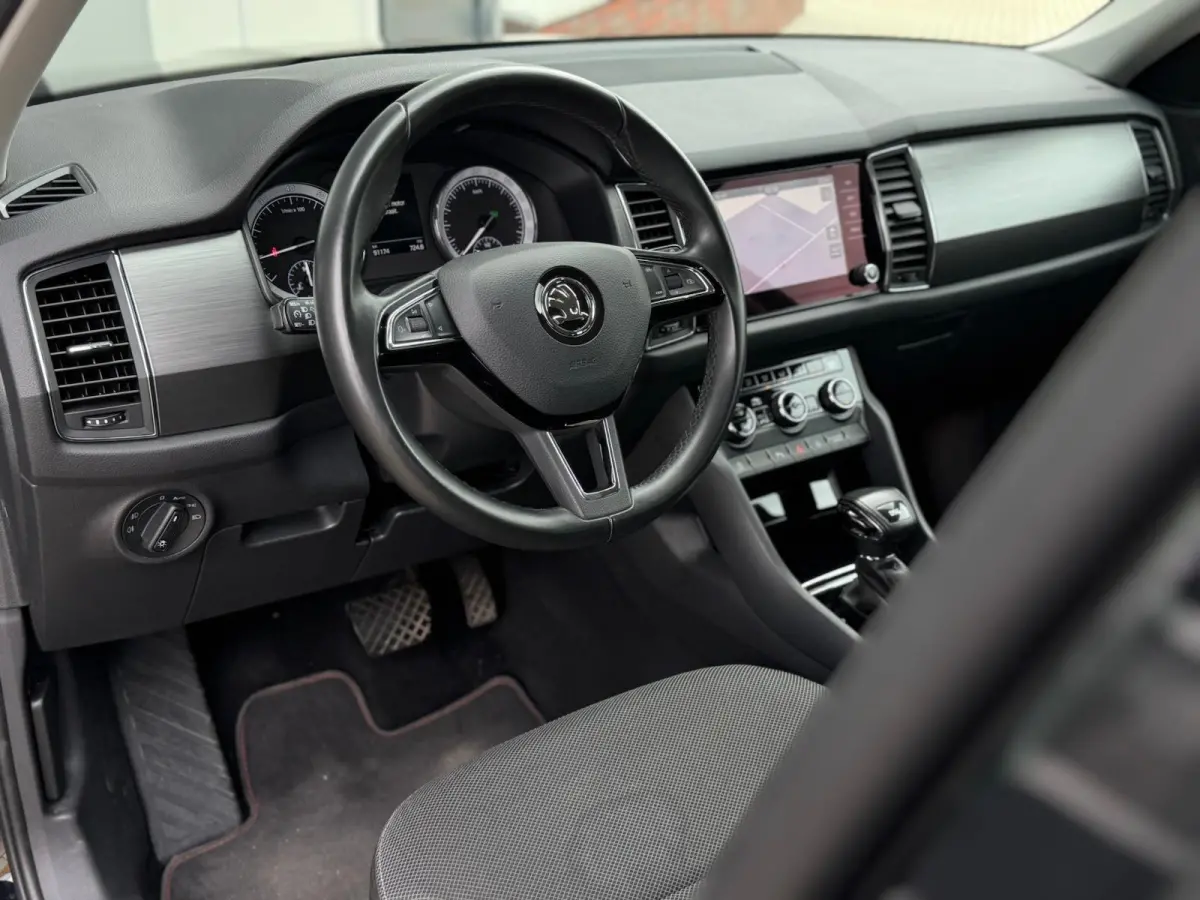1.5 TSI Sportline Business | LED | Camera | CarPlay | Climate | Cruise | Navigatie | Stoelverwarming