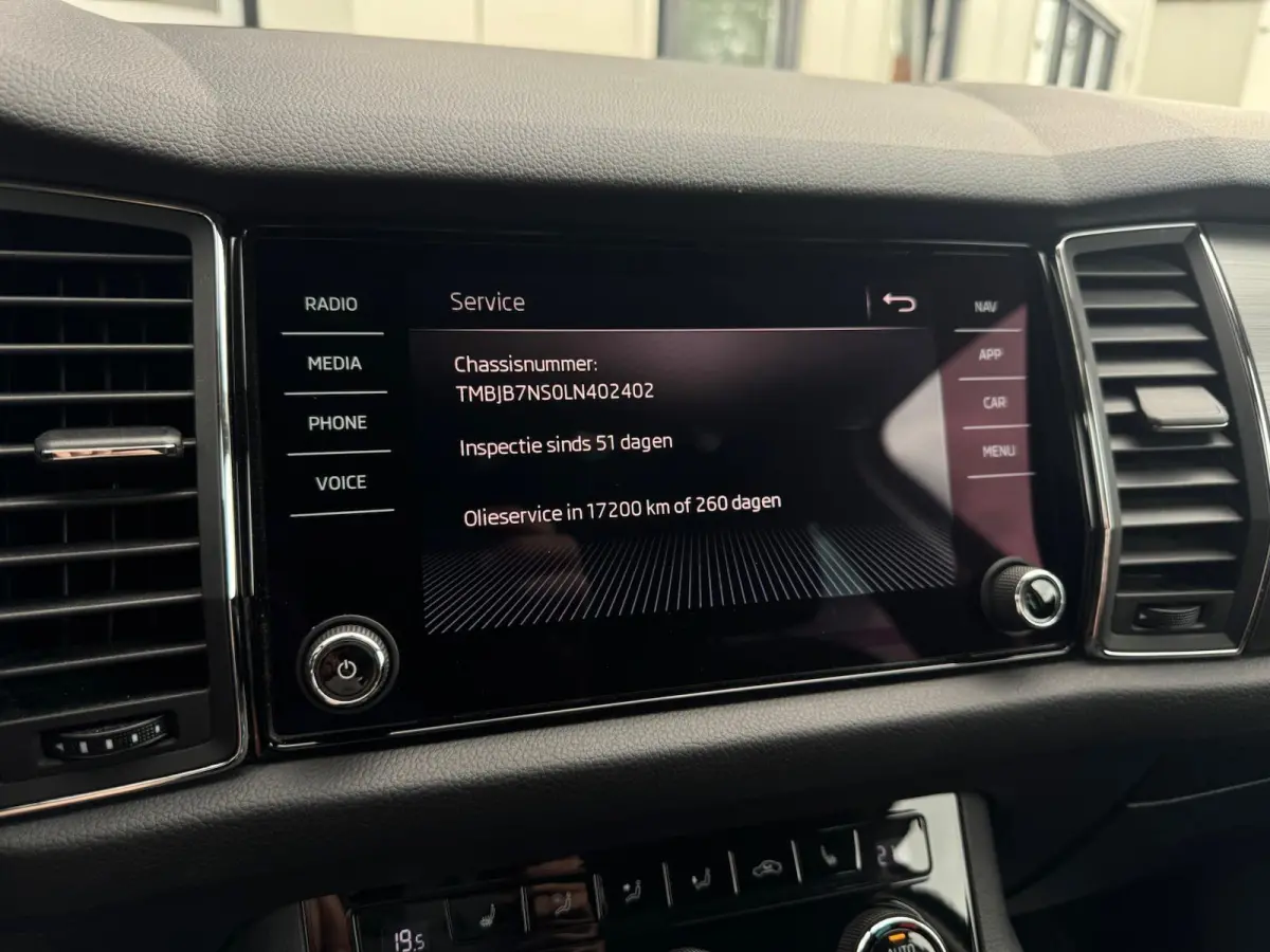 1.5 TSI Sportline Business | LED | Camera | CarPlay | Climate | Cruise | Navigatie | Stoelverwarming