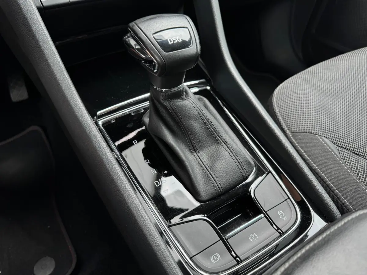 1.5 TSI Sportline Business | LED | Camera | CarPlay | Climate | Cruise | Navigatie | Stoelverwarming
