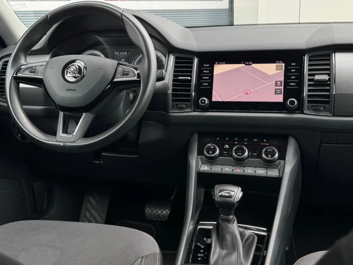 1.5 TSI Sportline Business | LED | Camera | CarPlay | Climate | Cruise | Navigatie | Stoelverwarming