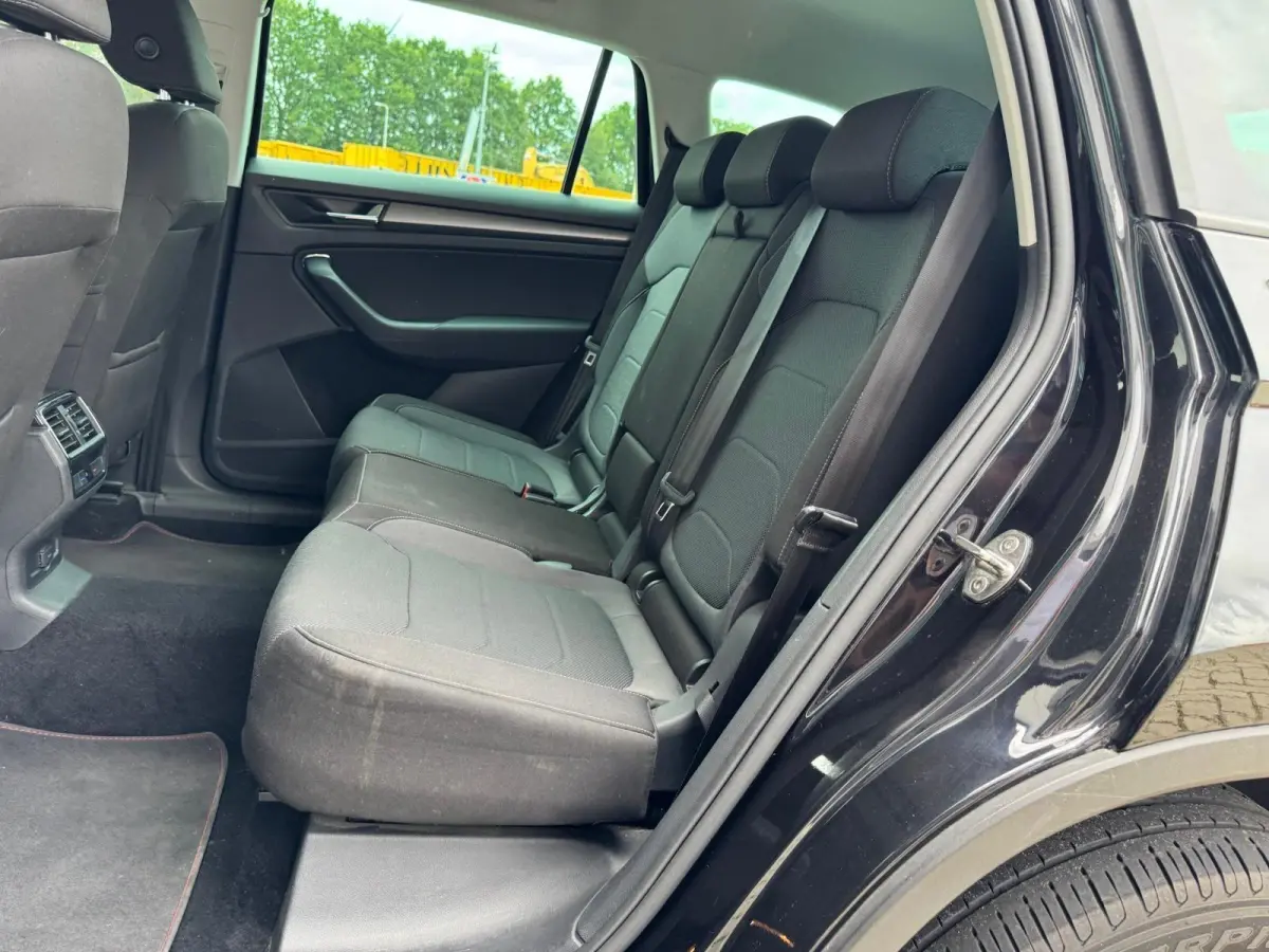 1.5 TSI Sportline Business | LED | Camera | CarPlay | Climate | Cruise | Navigatie | Stoelverwarming